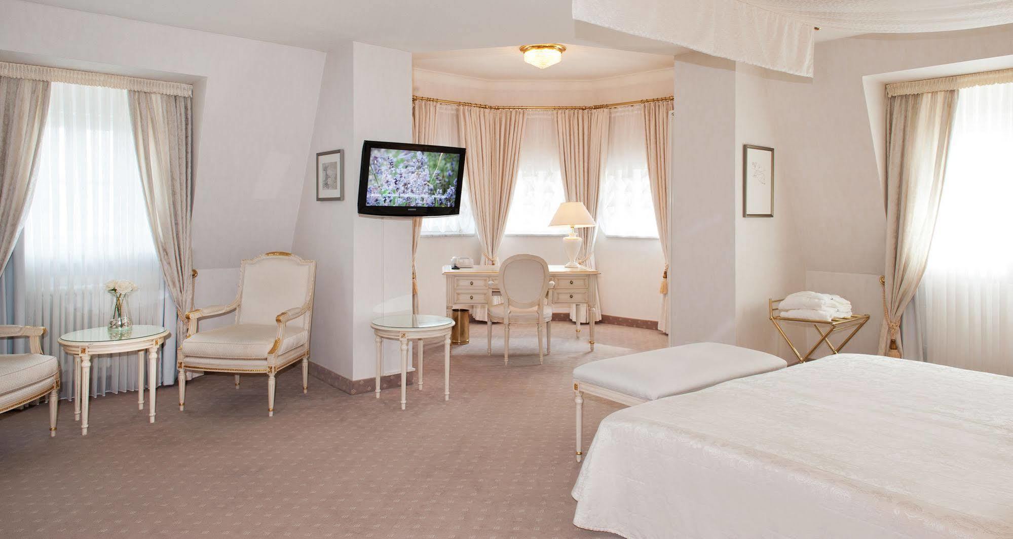 Victor'S Residenz-Hotel Лайпциг Екстериор снимка